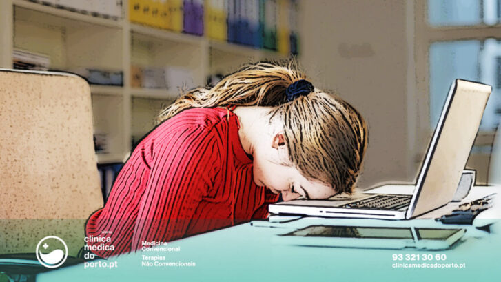 Foto-Cansaco-Exaustao-Burnout-Ferias-Clinica-Medica-Porto