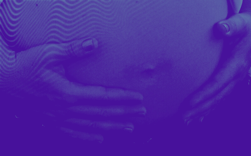 Artigo Desporto na Gravidez: Implicações, Desportos Permitidos e Dicas Úteis 1 Imagem de mulher com barriga indicando gravidez