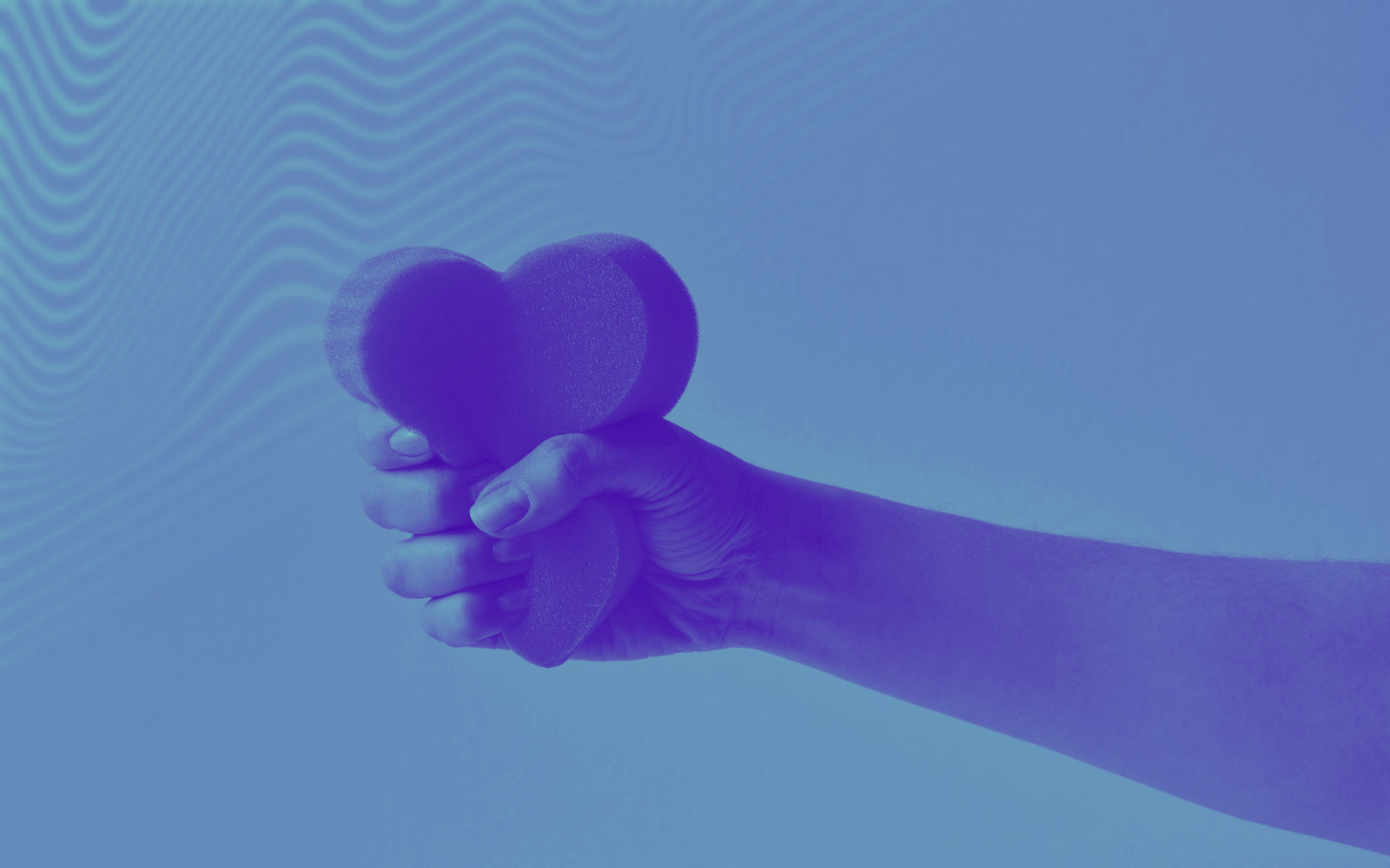 blog-1-artigo-enfarte-miocardio Imagem de alguém a segurar um coração